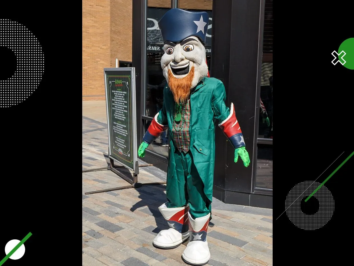 Pat Patriot (New England Patriots) Pat Patriot (New England Patriots) Mascot